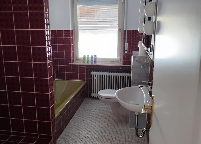 Gemuetliche Mit Grosser Dachterrasse In Sehr Zentraler Lage *